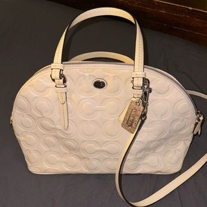 Coach Cross-Body Purse 👜 With Few Marks See Pics For Details